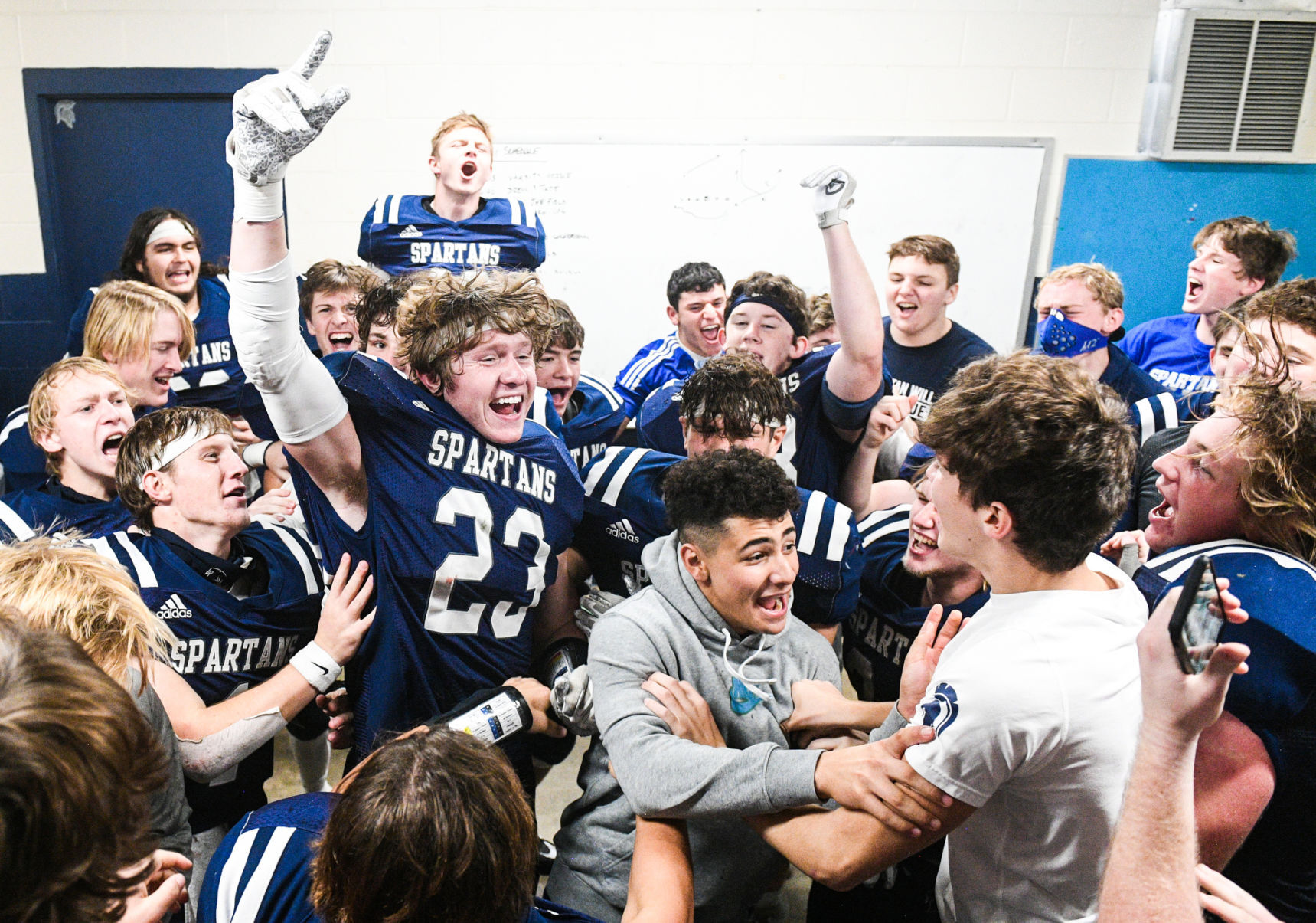 110620-qc-spt-icw-pv-football-039